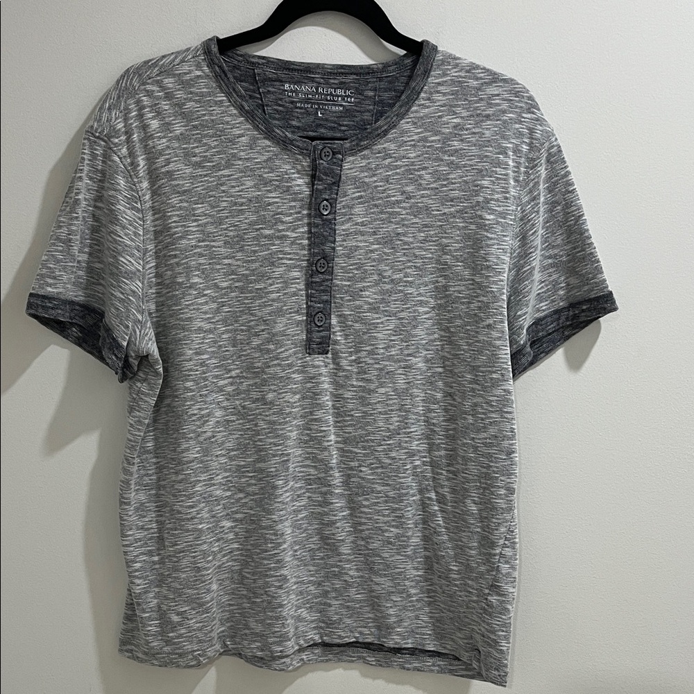 Banana Republic Men’s Tshirt Large Henley Short Sleeve Slim Fit Heathered Grey